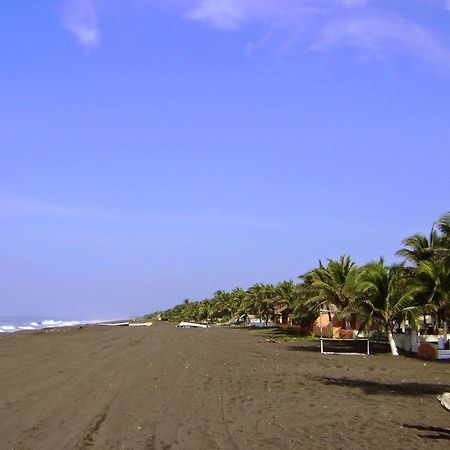 Tortugas Place Hotel Y Bungalos Monterrico Exterior foto
